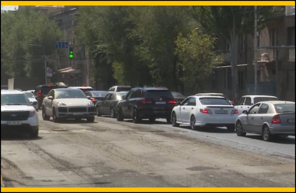 Ереван парализован: в городе многокилометровые пробки